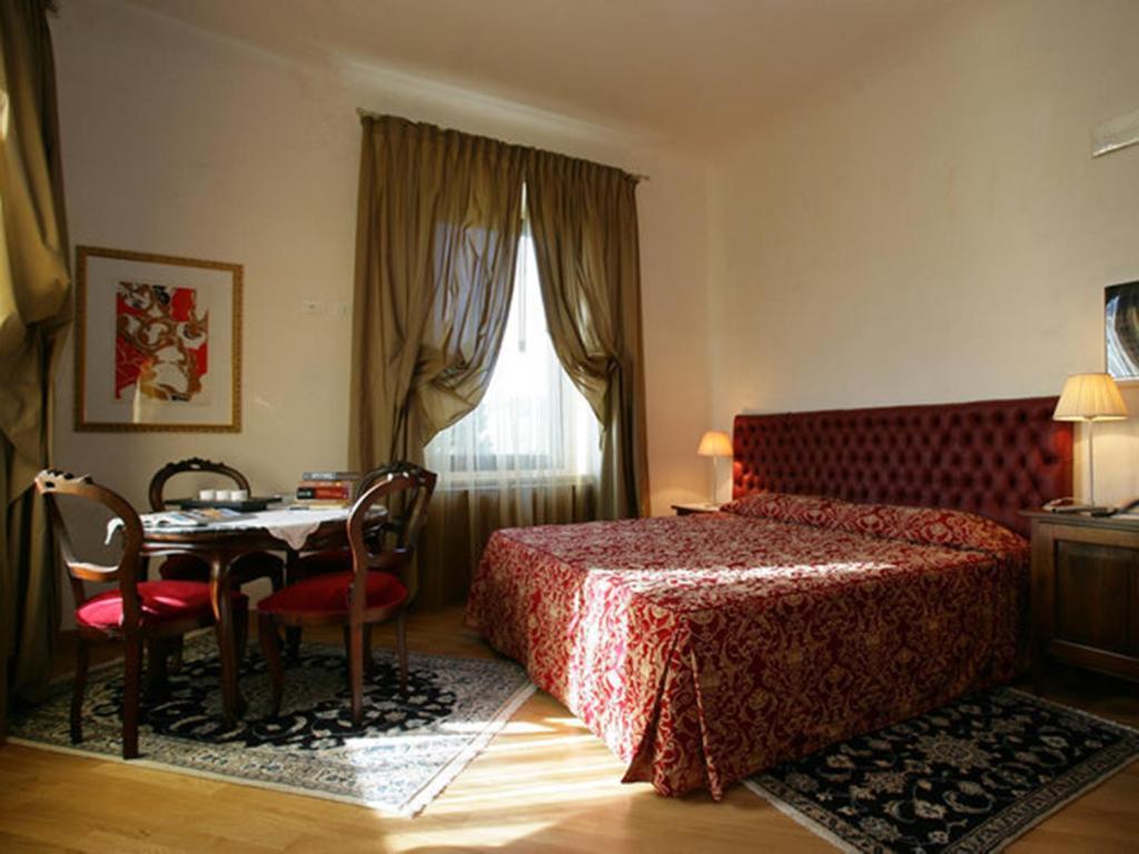 Hotel La Torre Moie Quarto foto