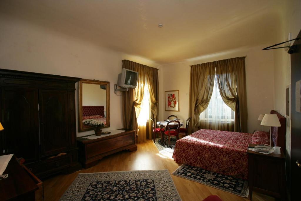 Hotel La Torre Moie Quarto foto